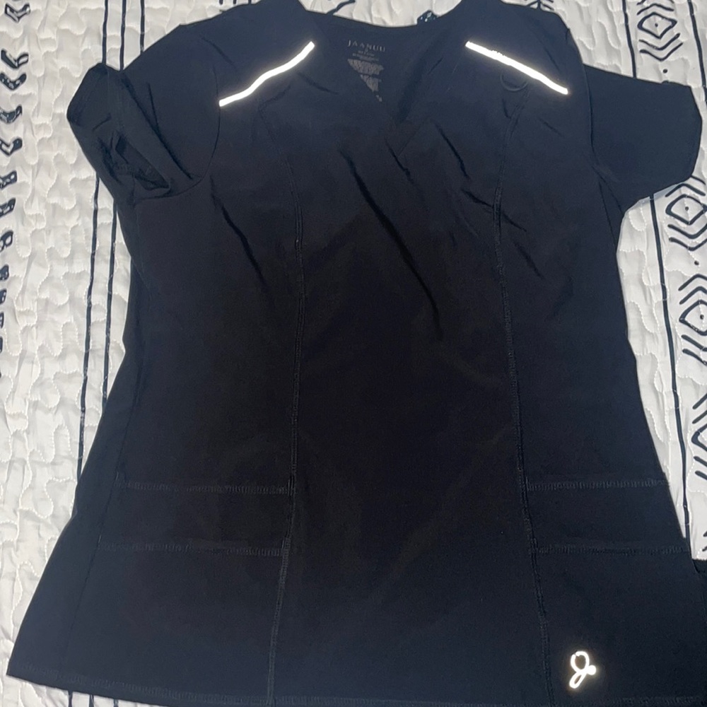 Jaaanuu scrub set